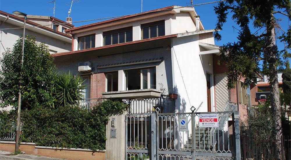 Esterno